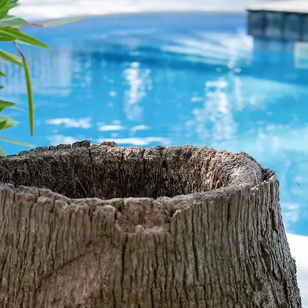 Apartment Boy&pool Girl *